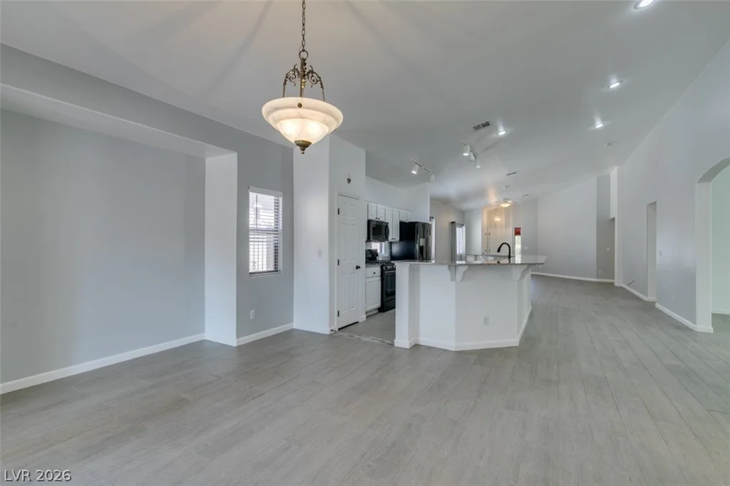 8111 Desert Cloud, Las Vegas, NV 89131