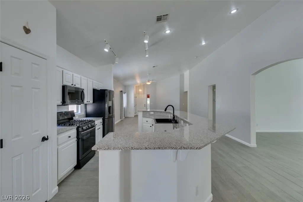 8111 Desert Cloud, Las Vegas, NV 89131