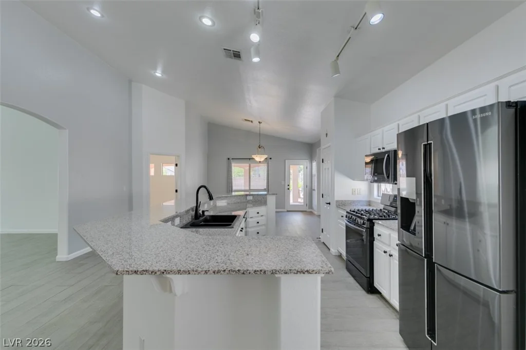 8111 Desert Cloud, Las Vegas, NV 89131