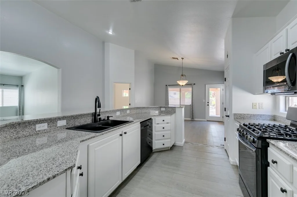 8111 Desert Cloud, Las Vegas, NV 89131
