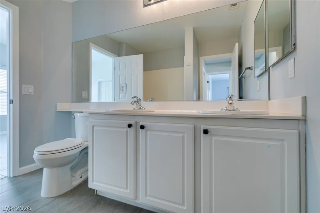 8111 Desert Cloud, Las Vegas, NV 89131