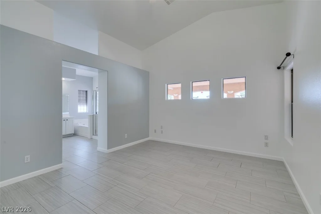 8111 Desert Cloud, Las Vegas, NV 89131