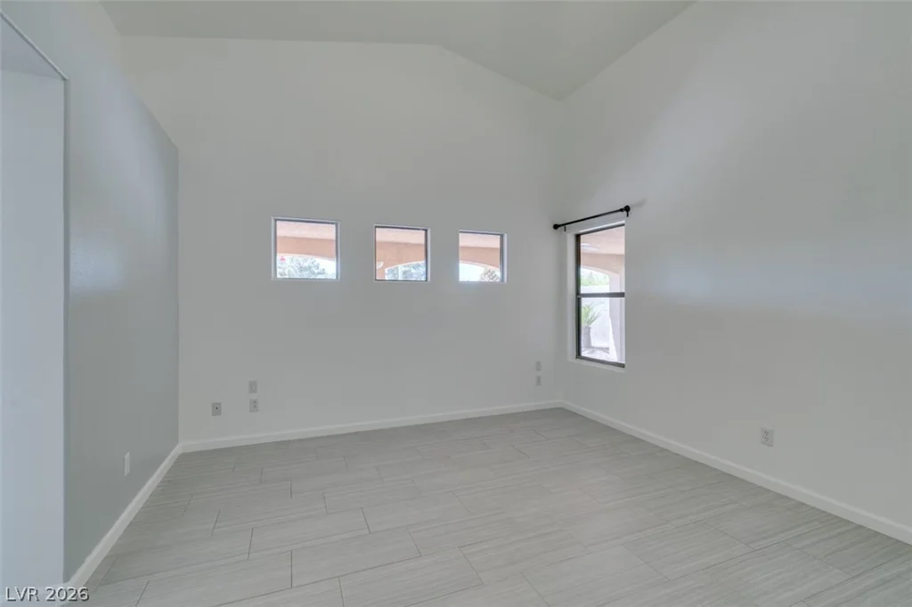 8111 Desert Cloud, Las Vegas, NV 89131
