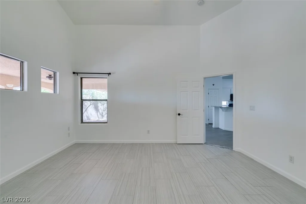 8111 Desert Cloud, Las Vegas, NV 89131