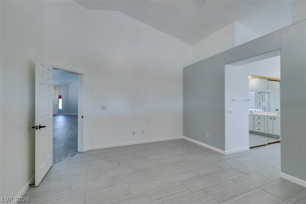 8111 Desert Cloud, Las Vegas, NV 89131
