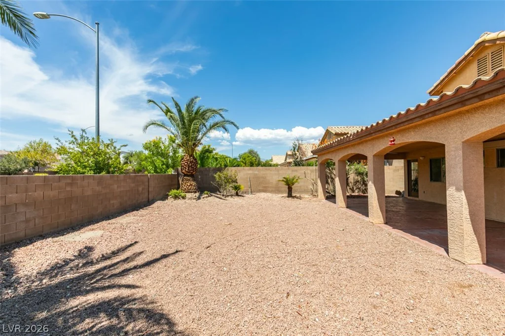 8111 Desert Cloud, Las Vegas, NV 89131