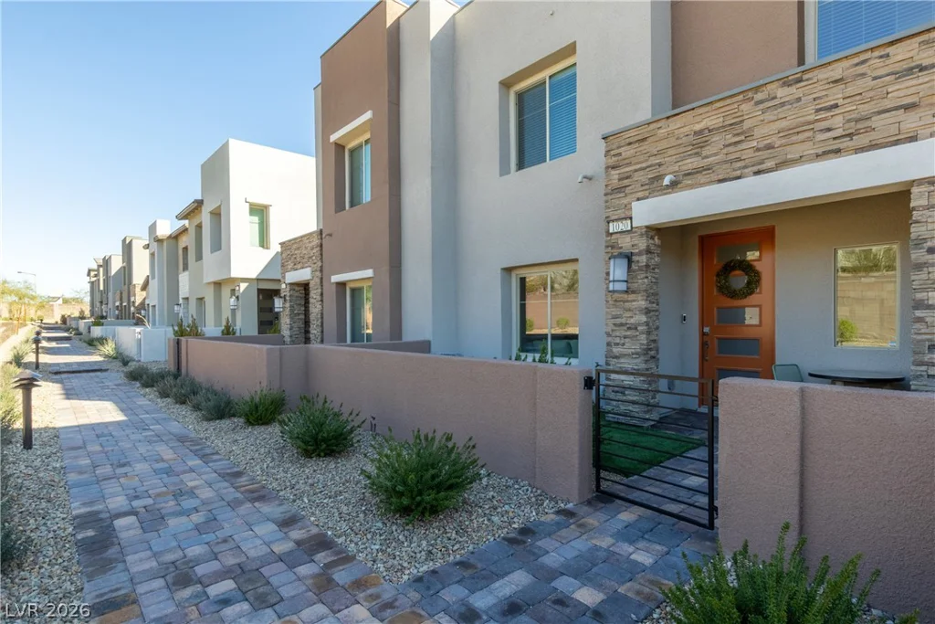 600 Carriage Hill, Las Vegas, NV 89138