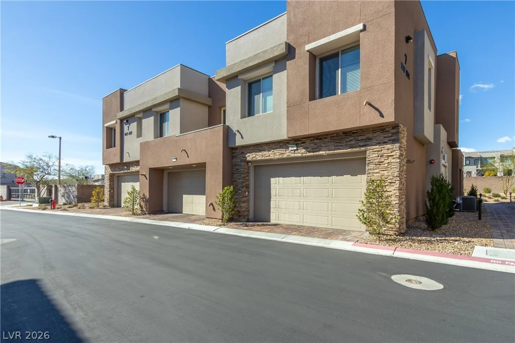 600 Carriage Hill, Las Vegas, NV 89138