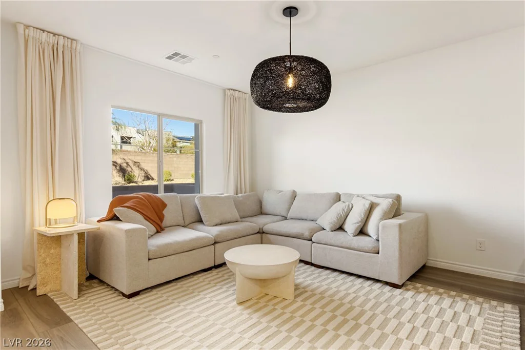 600 Carriage Hill, Las Vegas, NV 89138