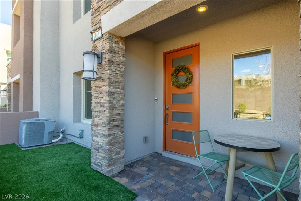 600 Carriage Hill, Las Vegas, NV 89138