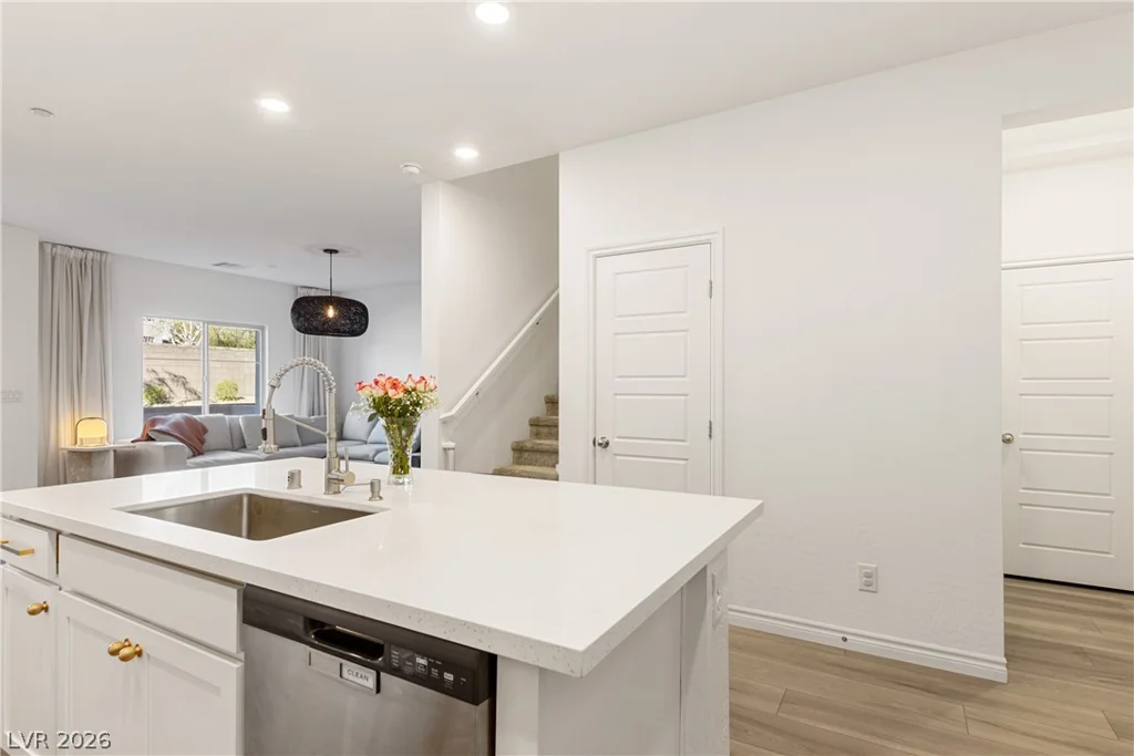 600 Carriage Hill, Las Vegas, NV 89138