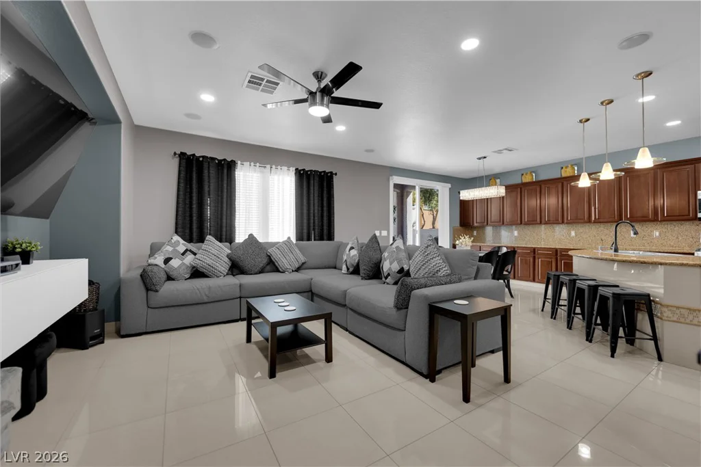 7044 Somera, Las Vegas, NV 89113
