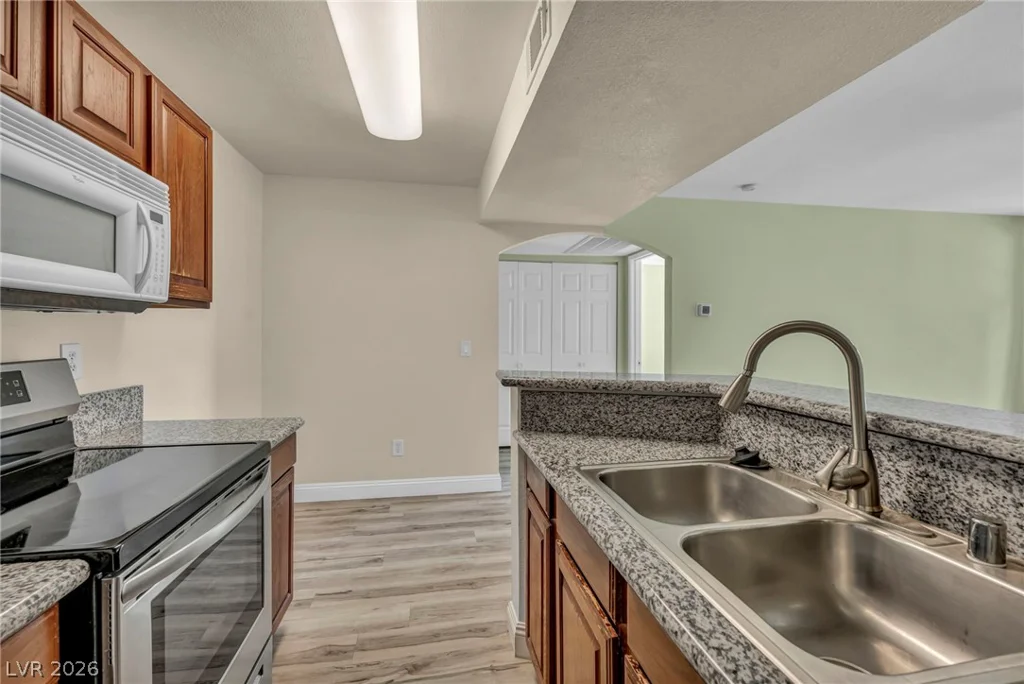 5118 Jones, Las Vegas, NV 89118