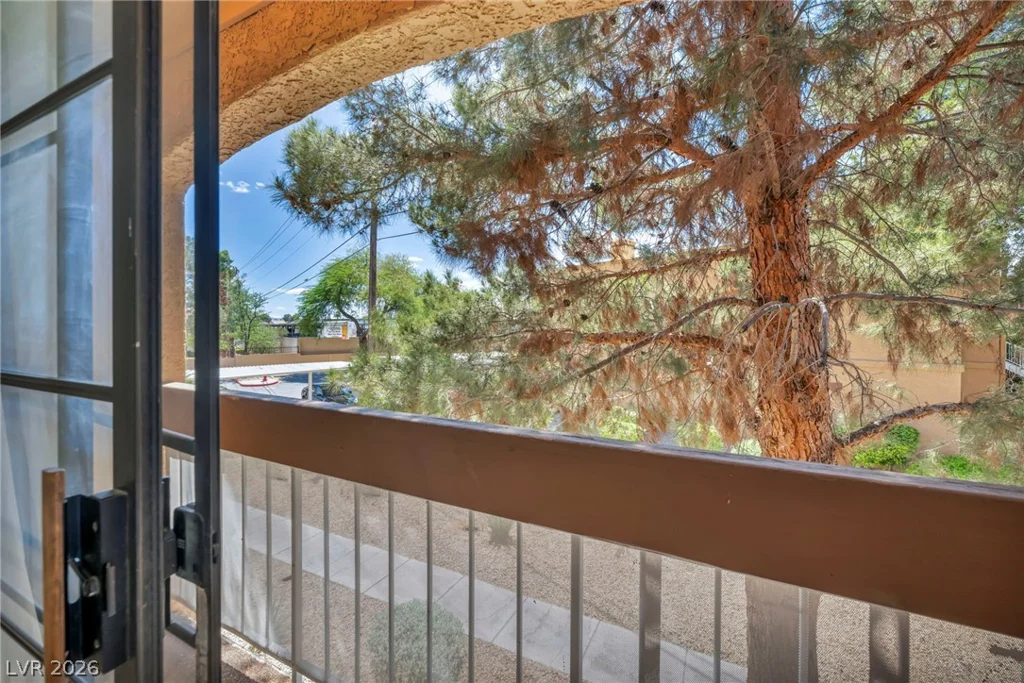 5118 Jones, Las Vegas, NV 89118