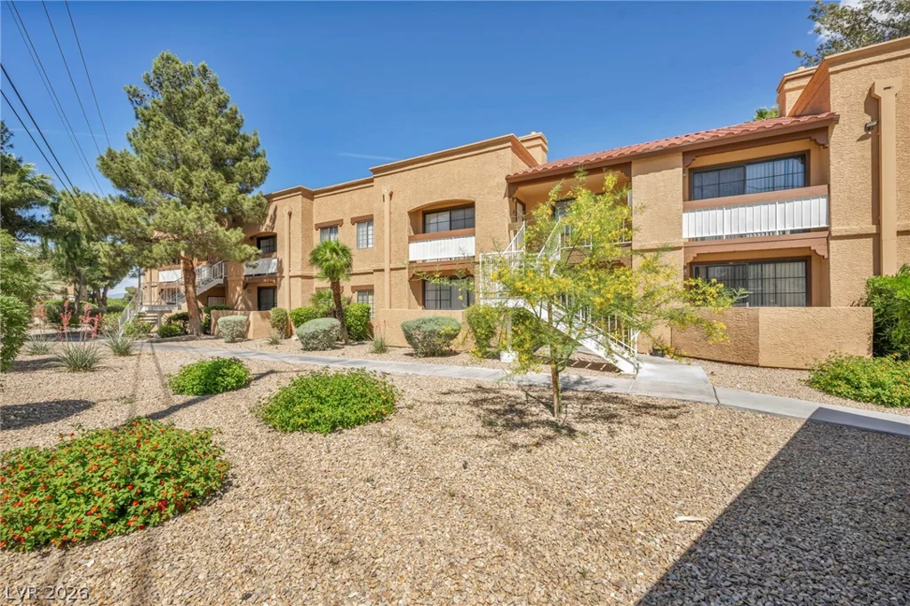 5118 Jones, Las Vegas, NV 89118