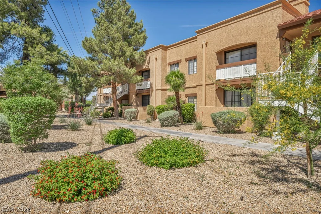5118 Jones, Las Vegas, NV 89118