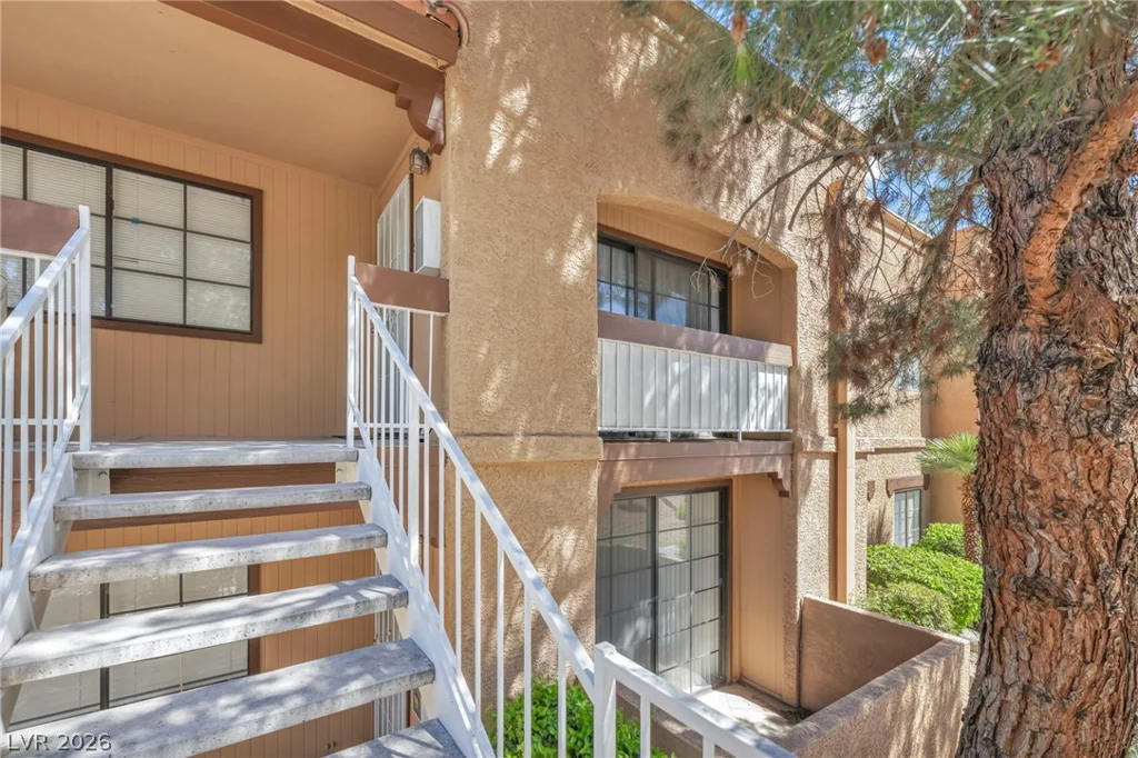 5118 Jones, Las Vegas, NV 89118