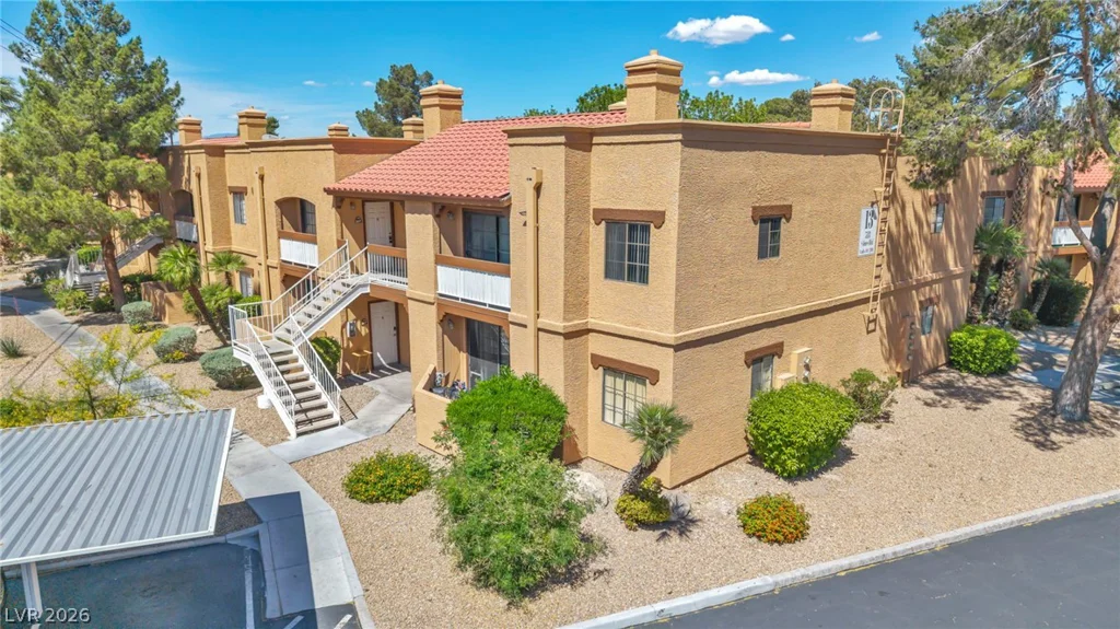 5118 Jones, Las Vegas, NV 89118