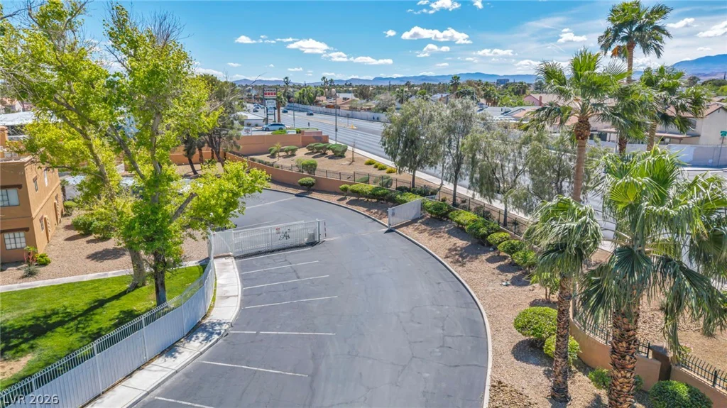5118 Jones, Las Vegas, NV 89118