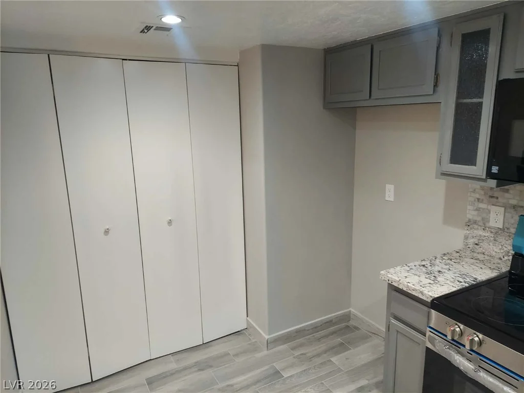 9070 Spring Mountain, Las Vegas, NV 89117