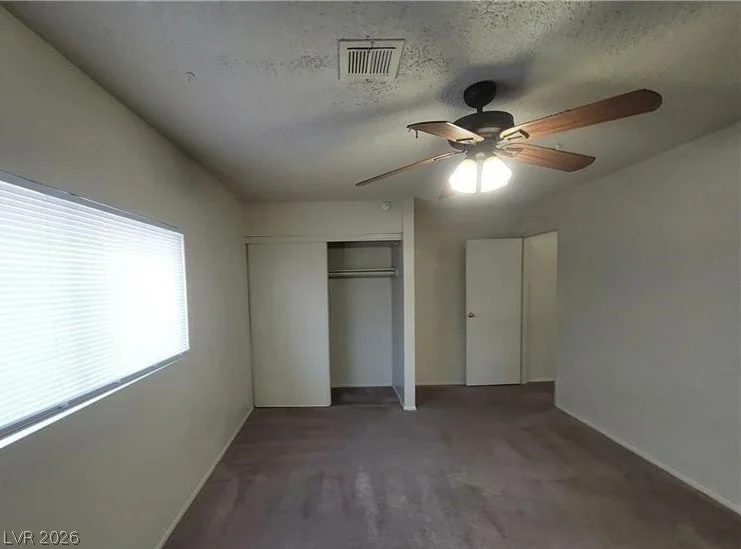 854 Stainglass, Las Vegas, NV 89110