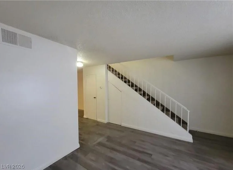 854 Stainglass, Las Vegas, NV 89110