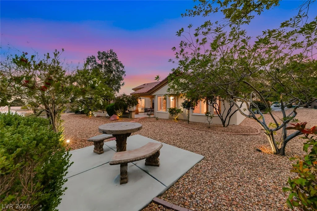 10612 Spring Garden, Las Vegas, NV 89134
