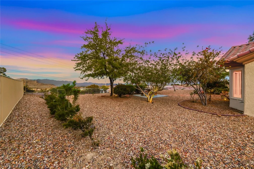 10612 Spring Garden, Las Vegas, NV 89134