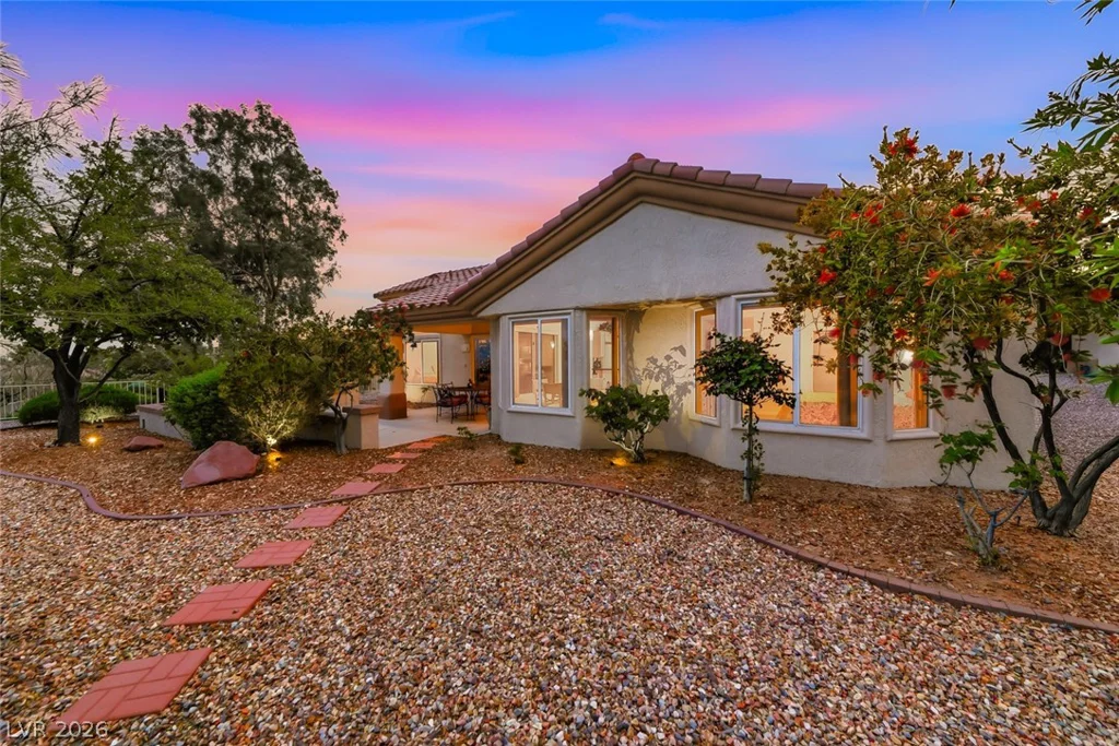 10612 Spring Garden, Las Vegas, NV 89134