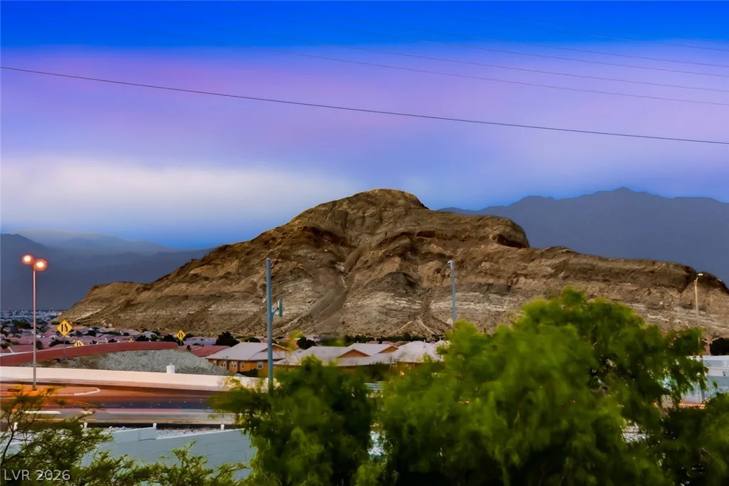 10612 Spring Garden, Las Vegas, NV 89134