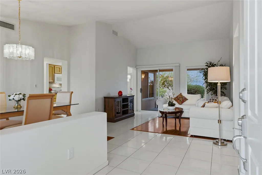 10612 Spring Garden, Las Vegas, NV 89134