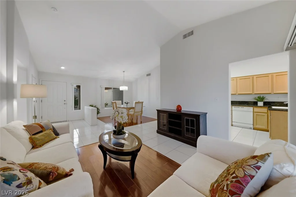 10612 Spring Garden, Las Vegas, NV 89134