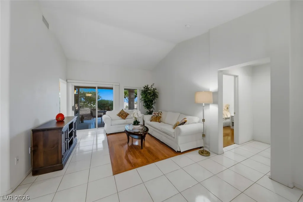 10612 Spring Garden, Las Vegas, NV 89134