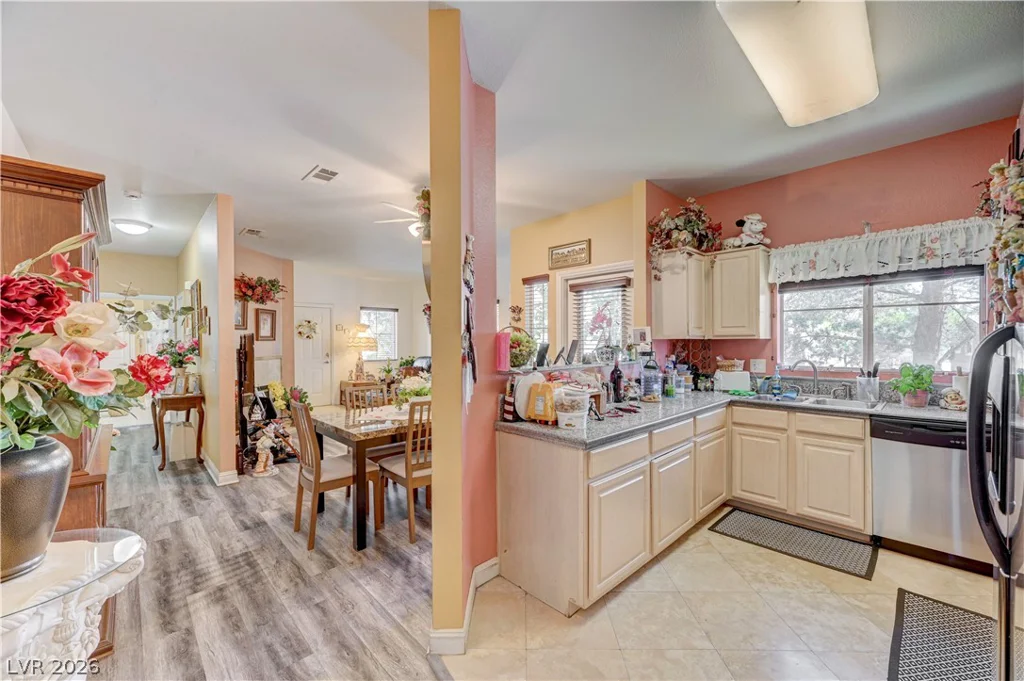 5250 Rainbow, Las Vegas, NV 89118