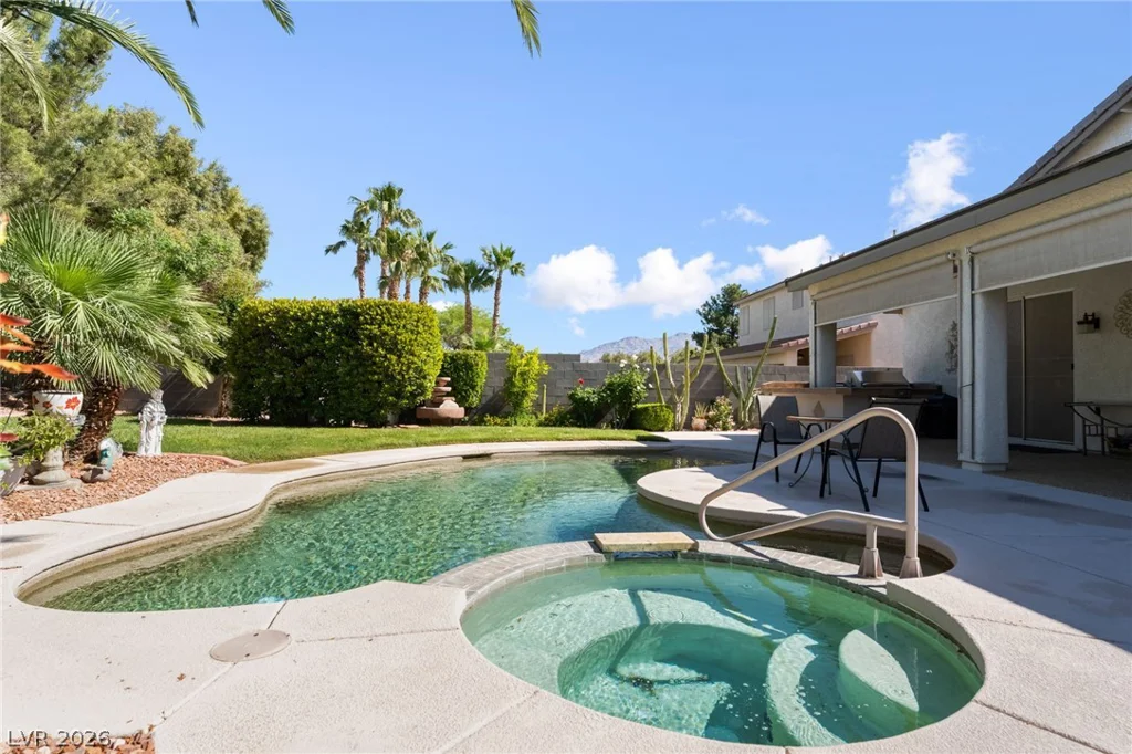 8405 Bonnie Blue, Las Vegas, NV 89143