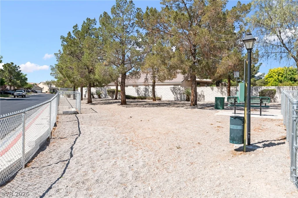 8405 Bonnie Blue, Las Vegas, NV 89143