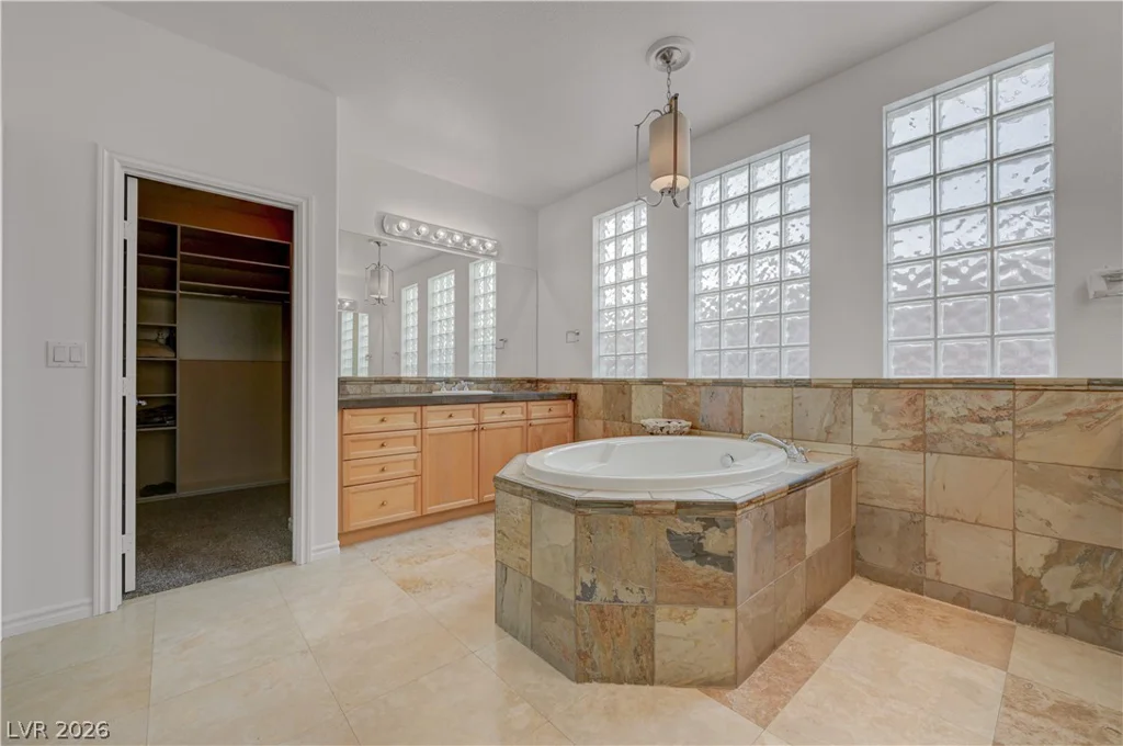 6438 Gilded Flicker, North Las Vegas, NV 89084