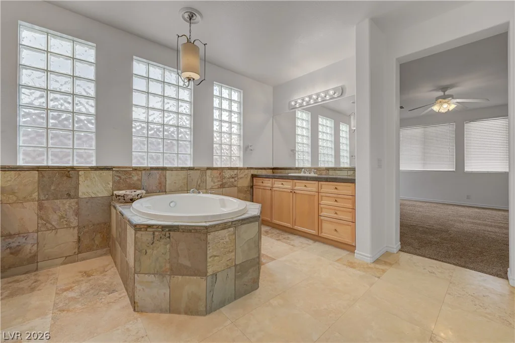 6438 Gilded Flicker, North Las Vegas, NV 89084