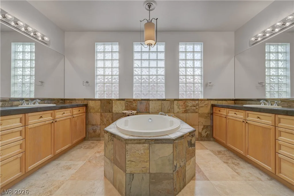 6438 Gilded Flicker, North Las Vegas, NV 89084