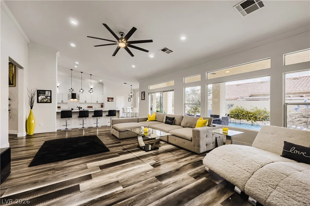 7400 Bisonwood, Las Vegas, NV 89131