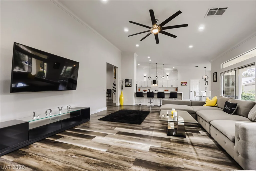 7400 Bisonwood, Las Vegas, NV 89131