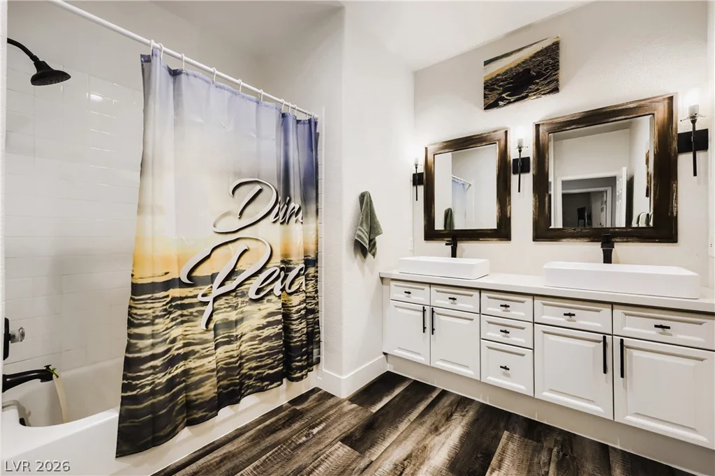 7400 Bisonwood, Las Vegas, NV 89131