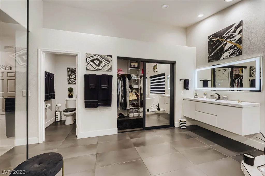 7400 Bisonwood, Las Vegas, NV 89131