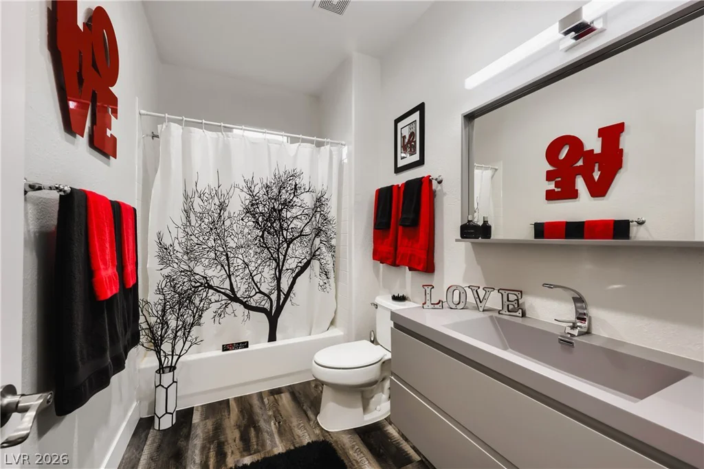 7400 Bisonwood, Las Vegas, NV 89131