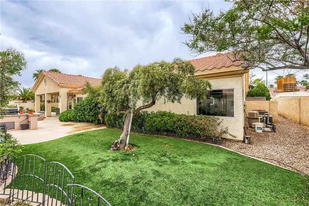 7400 Bisonwood, Las Vegas, NV 89131
