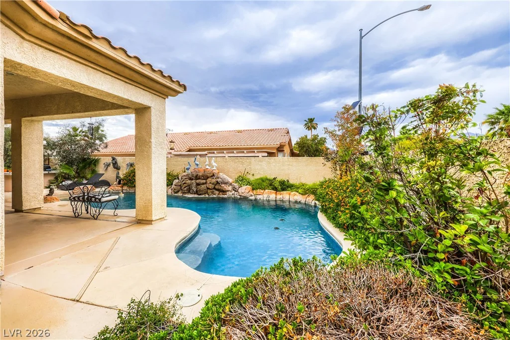 7400 Bisonwood, Las Vegas, NV 89131