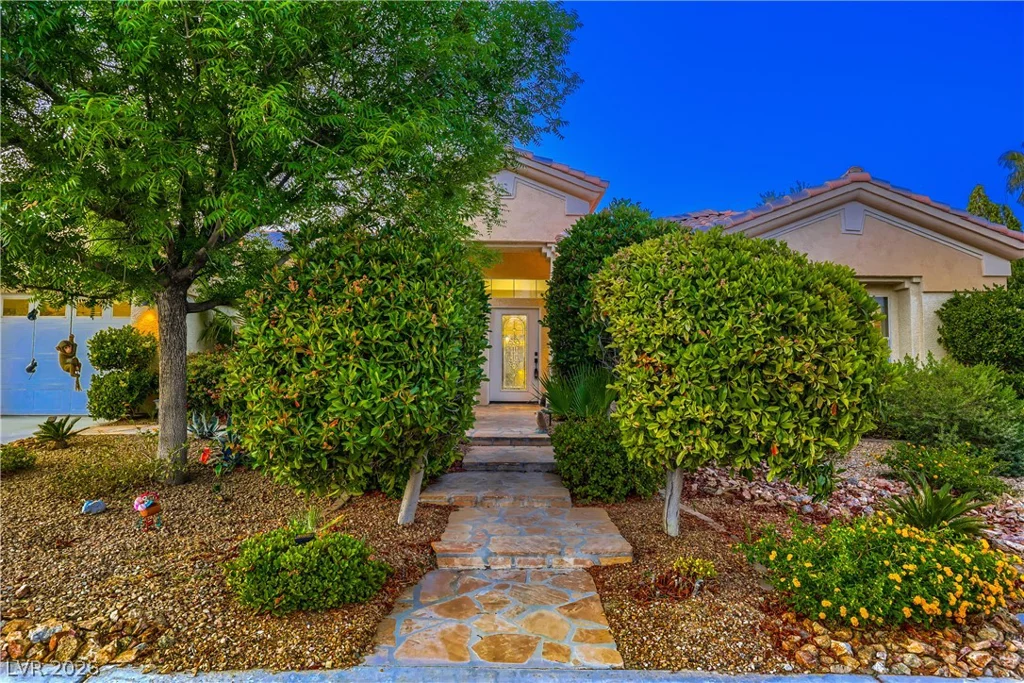 7400 Bisonwood, Las Vegas, NV 89131