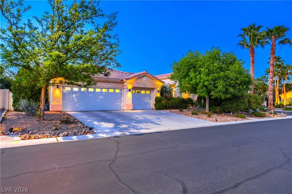 7400 Bisonwood, Las Vegas, NV 89131