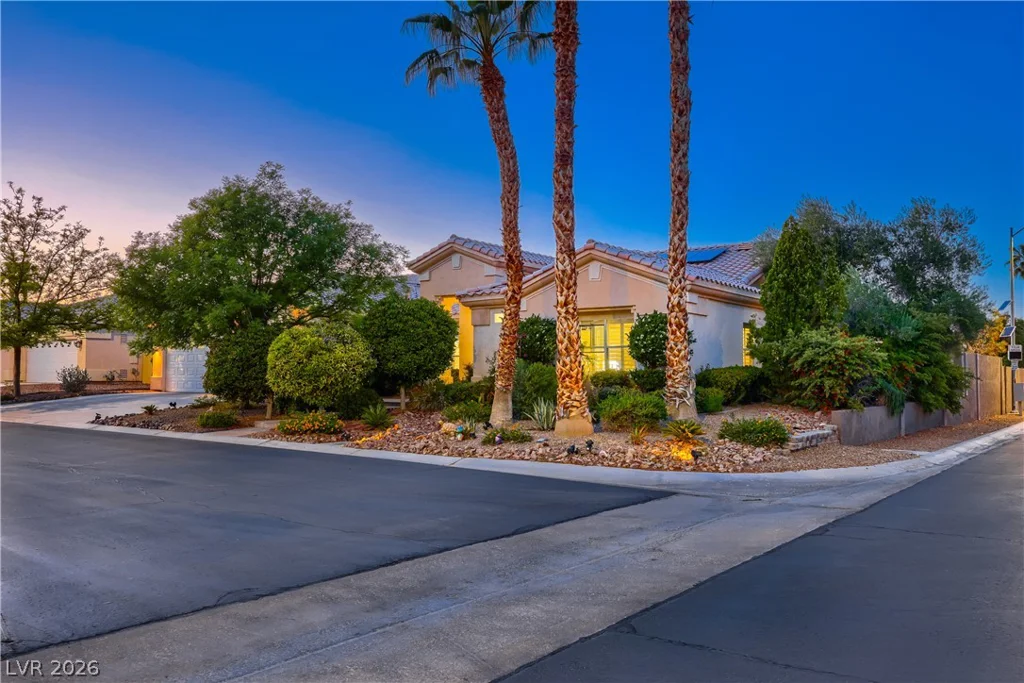 7400 Bisonwood, Las Vegas, NV 89131
