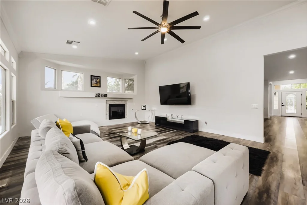 7400 Bisonwood, Las Vegas, NV 89131